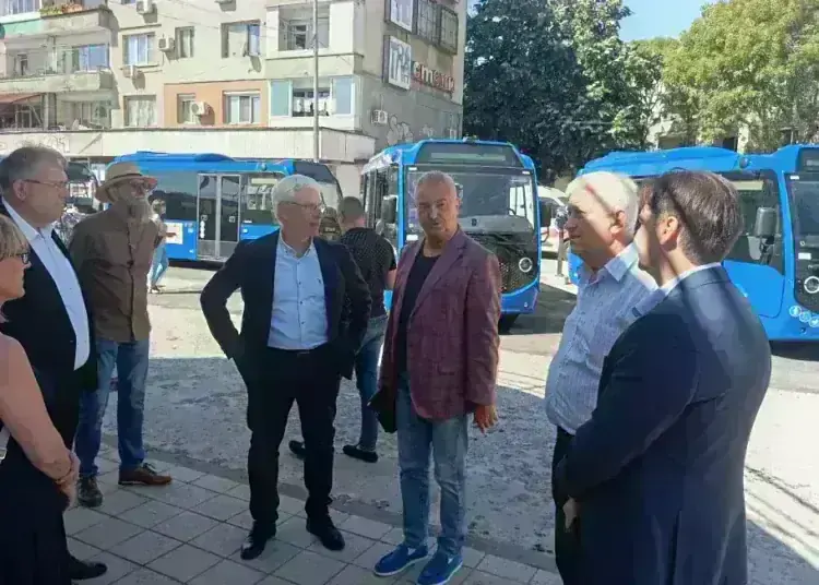 Пристигнаха шест нови електробуси в Монтана, тръгват по линиите през октомври /снимки/
