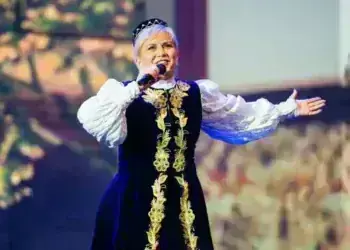 Берковица празнува Рождество на Пресвета Богородица с концерт на Николина Чакърдъкова /видео/