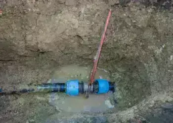 28 милиона кубични метра вода изтекоха в земята: 4 500 аварии за 6 години в Лом след „калпавия“ воден цикъл