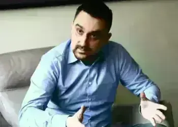 Тодор Батков-младши със скандален коментар за министър Караджов: Доктор по всичкология и специалист по глупости – България няма хеликоптери, а летящи бусове с перки