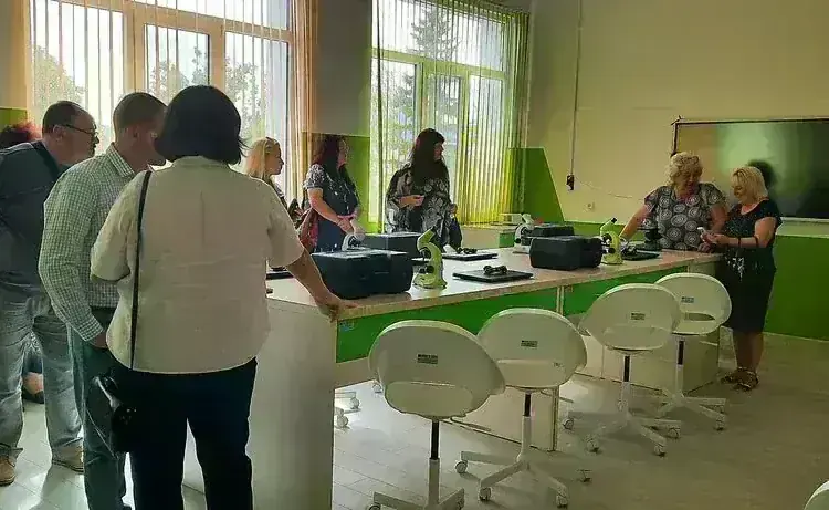 Науката влезе в класната стая: Кметът Радослав Найденов откри STEM център в Замфирово /снимки/