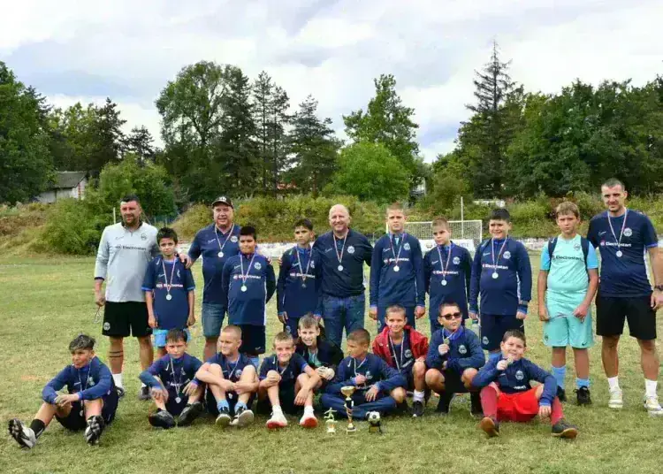 Olympia Junior Cup Varshets 2025: Първото издание на детския футболен турнир донесе емоции, усмивки и нова спортна традиция /снимки/