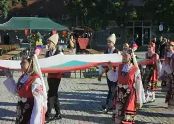 Берковица отбеляза тържествено Деня на Съединението с поднасяне на венци и празнична програма /снимки/