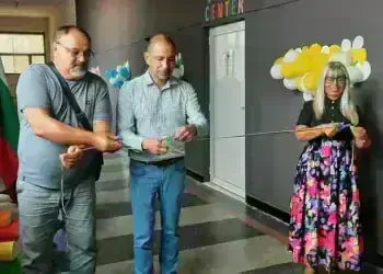 Науката влезе в класната стая: Кметът Радослав Найденов откри STEM център в Замфирово /снимки/