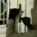 Нагъл крадец разбил врата и отмъкнал каквото сварил, от синджири до колело във Вършец