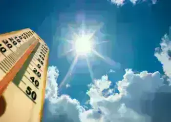 Слънчево, с температури до 34° в празничния ден