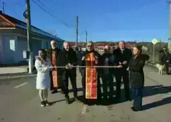 Цялостната реконструкция на пътя между Николово и Белотинци завърши с тържествен водосвет