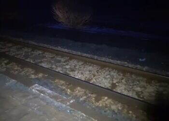 Гара в монтанско село крие опасности за пътуващите на перона
