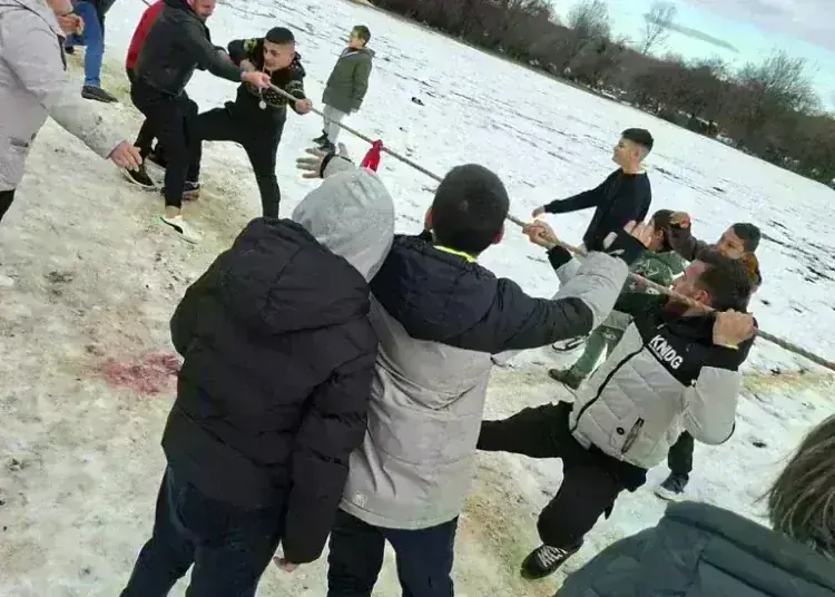 Боровци посрещна Новата година с традиционен футболен мач и празнично настроение /снимки/