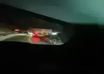 Извънредно! ТИР затвори пътя през прохода Петрохан, движението е блокирано