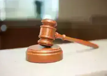 Окръжен съд – Монтана оправда 45-годишен мъж по обвинения за убийство и притежание на боеприпаси