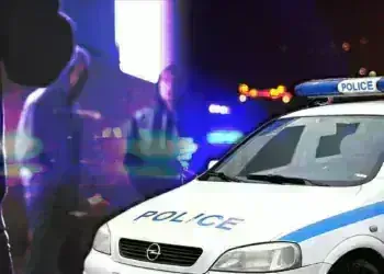 Жесток екшън! Трима младежи нападнаха мъже и полицаи след скандал в Монтанско