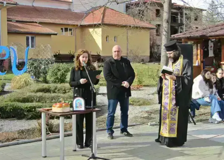 Денят на лозаря и винаря събра музика, танци и аромат на вино в Вършец
