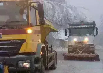 Заради обилния снеговалеж: Временно е затворен главен път I-1 в Монтанско