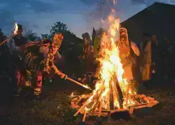 Прошка и огньове на Сирни заговезни! Днес започва подготовката за Великденските пости