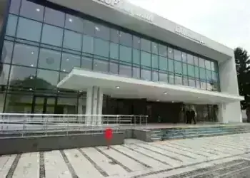 Празничен спектакъл изпълни обновената зала „Балканиада“ в Лом