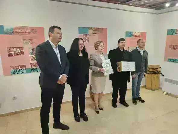 Откриха мобилната изложба „История на розата – мистична сила на малкото цвете“ в Берковица /снимки/