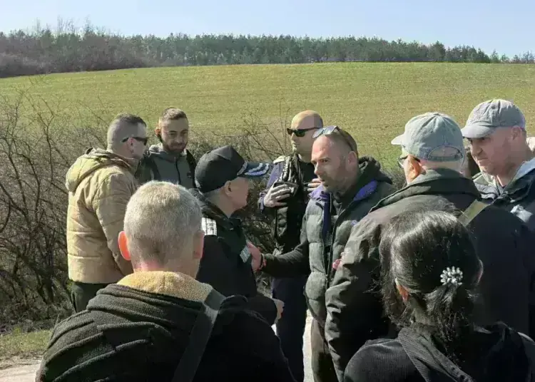Хората излязоха на протест и спряха движението по Е79 край Краводер и след това на разклона за Крапчене