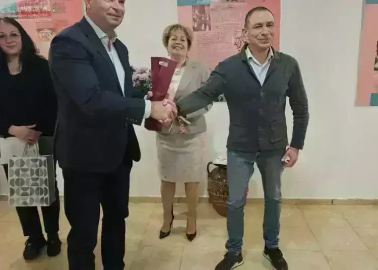 Откриха мобилната изложба „История на розата – мистична сила на малкото цвете“ в Берковица /снимки/