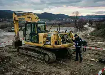 Апаш задигна части на багер в Монтанско, издирват го