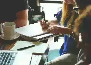 Бюрото по труда в Лом обявява нови възможности за работа в образованието и социалните услуги
