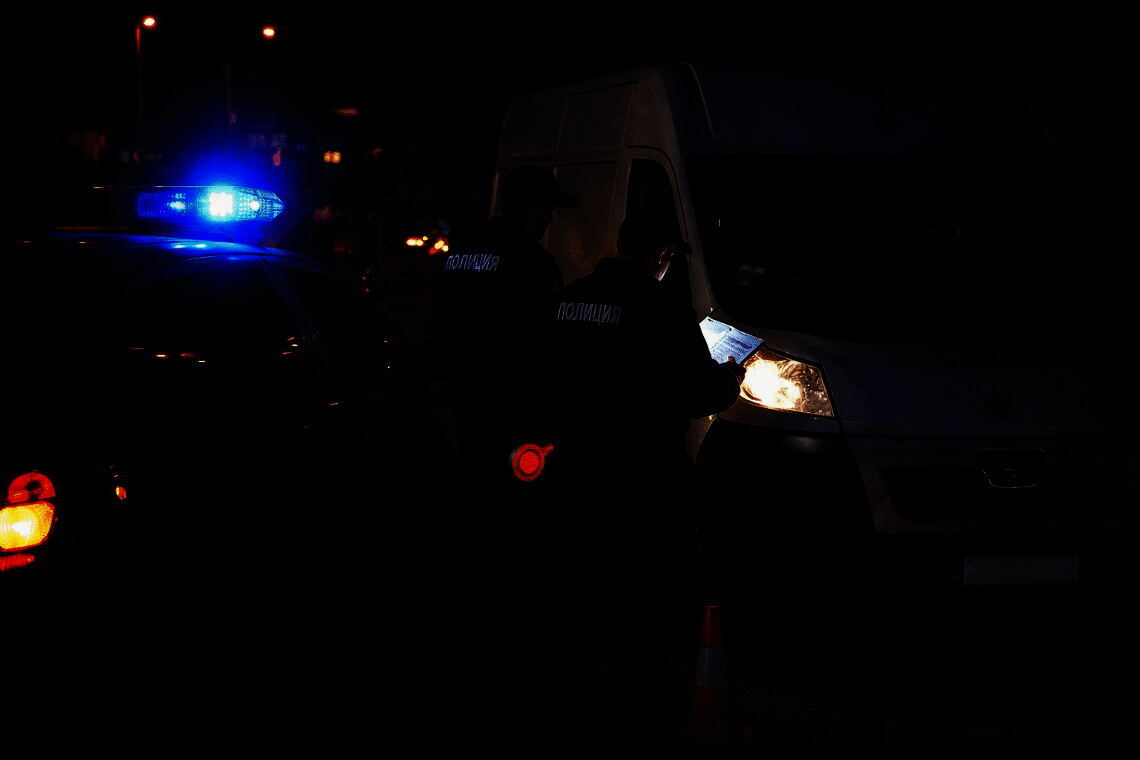 Бус, свален от отчет, спрян при полицейска проверка