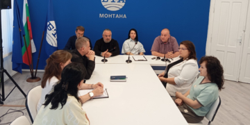 Намаляват приемните семейства в област Монтана