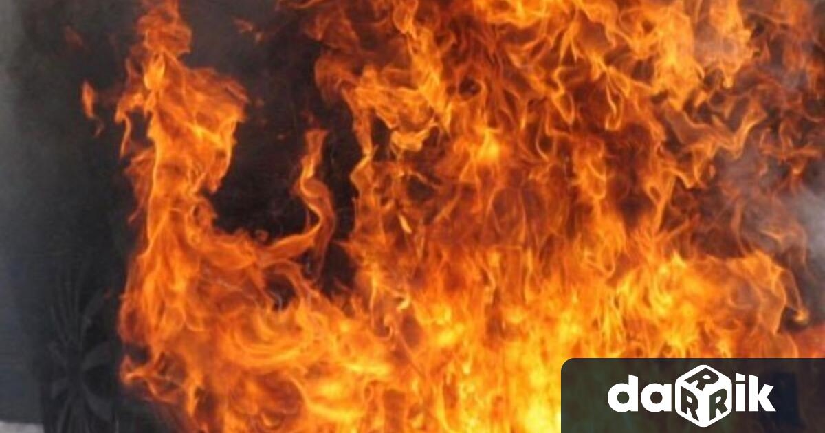 Пожарникари гасиха къща в с. Горна Вереница