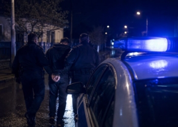 Задържаха 24-годишен мъж след нападение с брадва над непълнолетен в Монтана – Zov News