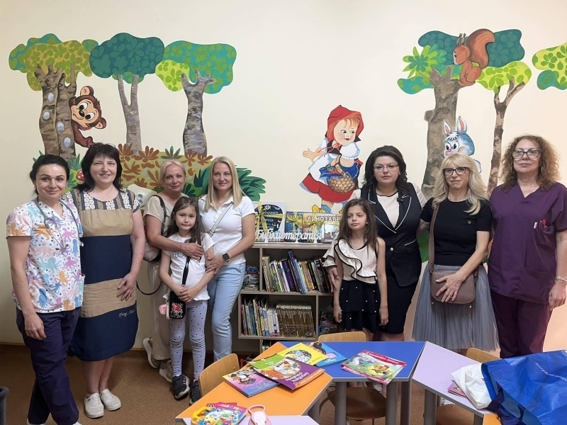 Откриха библиотечен кът с над 175 книги в монтанската болница